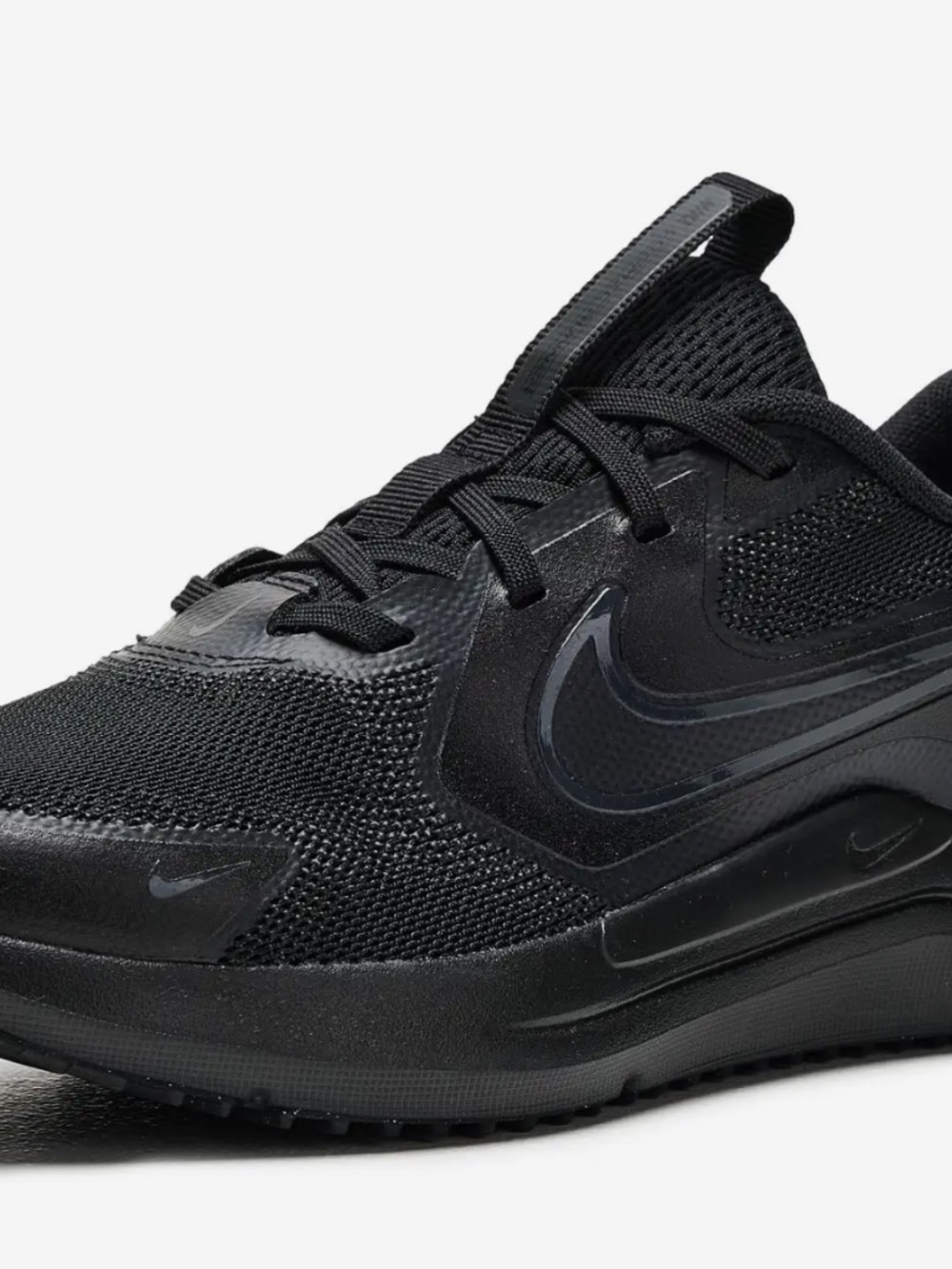 Nike Cosmic Runner Big Kids Triple Black Running Sneakers | Size 5.5